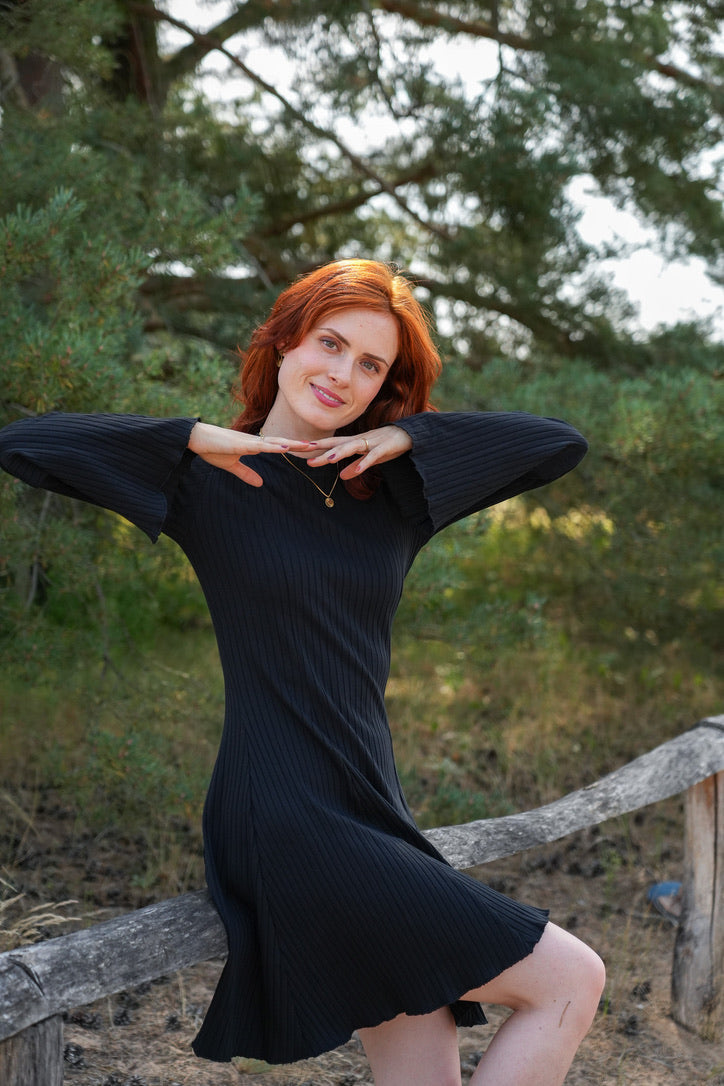 Lya Dress black – Organic cotton, handcrafted in Germany — Ansicht 7