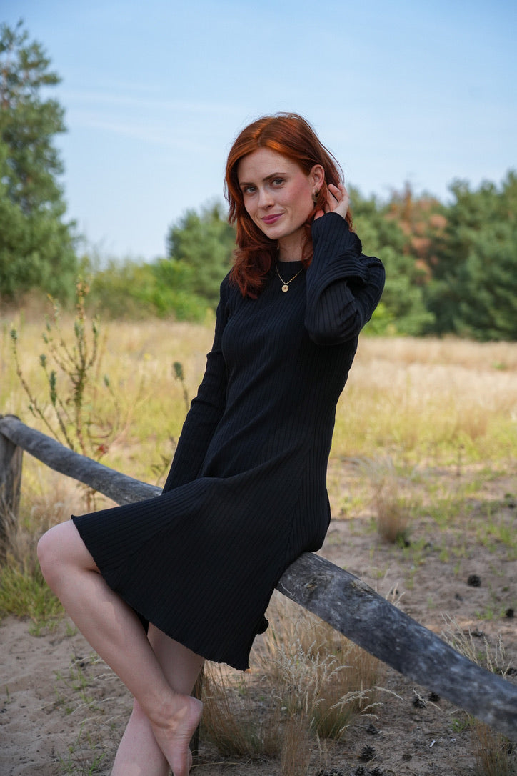 Lya Dress black – Organic cotton, handcrafted in Germany — Ansicht 4