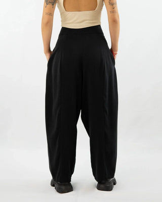 AdoPLI – Bundfaltenhose aus TENCEL™ | Fließender Fall | Made in Berlin