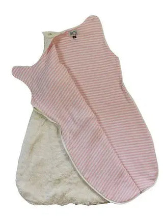Größenvergleich oder Nahaufnahme vom Bio Schlafsack "Schaf" aus Plüsch – aus GOTS-zertifizierter Bio-Baumwolle von PAT & PATTY