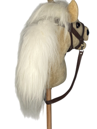 Bio Steckenpferd „Biscuit“ – Bio-Baumwollsamt | Hobby Horse | Handgefertigte Spielfreude — Ansicht 5