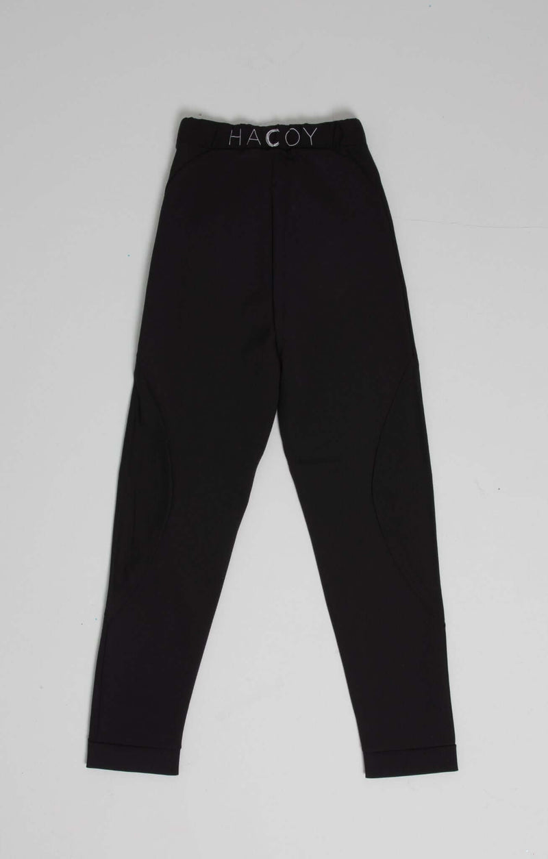 HACOY Sports Pants Schwarz – Lockerer Schnitt mit Monogramm-Detail — Ansicht 5