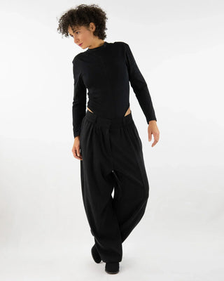 AdoHAR – Lässige Hüfthose aus schwerem TENCEL™ | Relaxed Fit | Made in Berlin