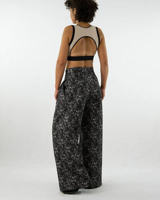 LIBA – Customized bra top with back cutout | Structured jersey | Made in Berlin