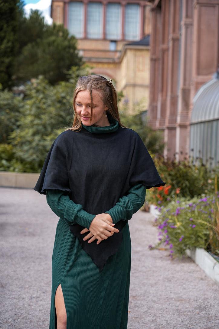 Nayala Poncho black – Organic cotton, elegant & versatile — Vivien Joy