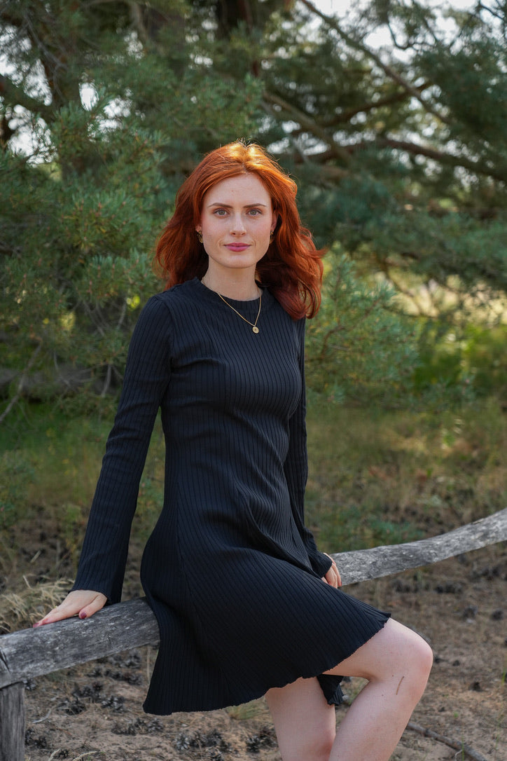 Lya Dress black – Organic cotton, handcrafted in Germany — Ansicht 5