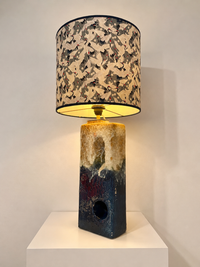 XL Tischlampe Übelacker Fat Lava Keramik Messing Ikat-Schirm — Ansicht 2