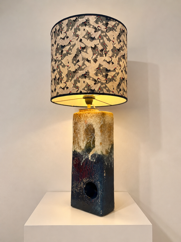 XL Tischlampe Übelacker Fat Lava Keramik Messing Ikat-Schirm