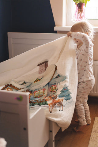 Haus des Santa Claus Premium – Wintertraum | OEKO‑Tex Baumwolle | 135x200 cm
