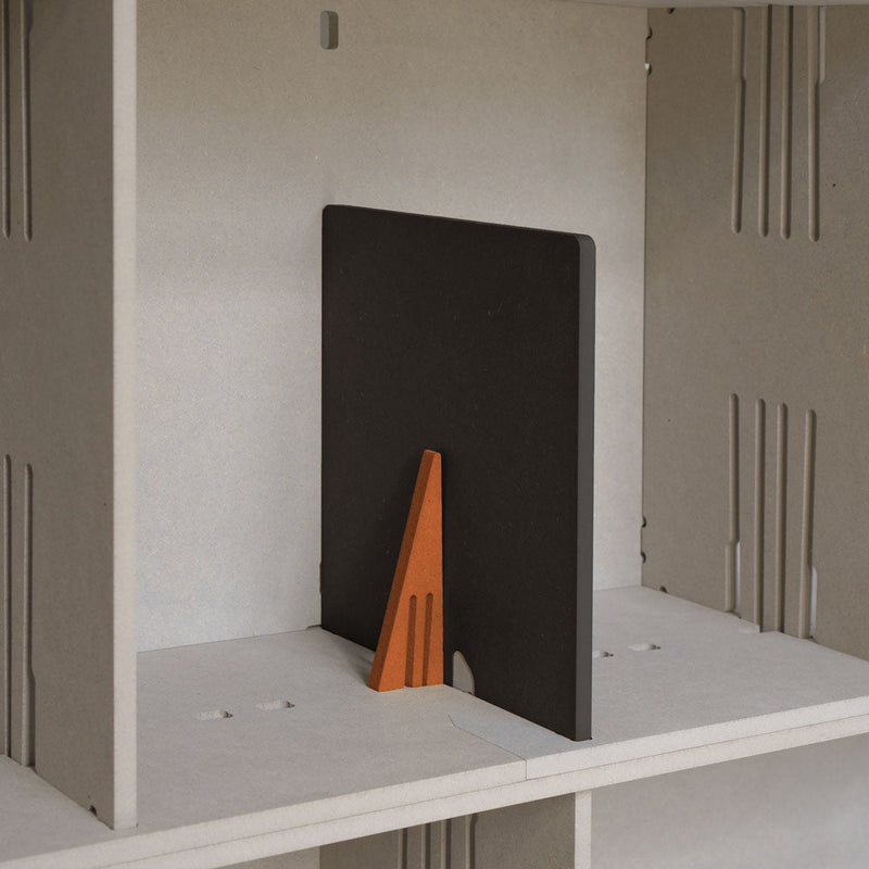 CLIPHUT Buchstütze – Modulares Designobjekt aus Holz, werkzeuglos montierbar — Ansicht 15