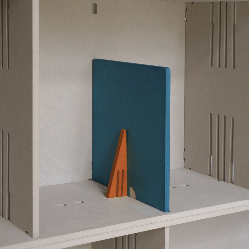 CLIPHUT Buchstütze – Modulares Designobjekt aus Holz, werkzeuglos montierbar — Ansicht 19