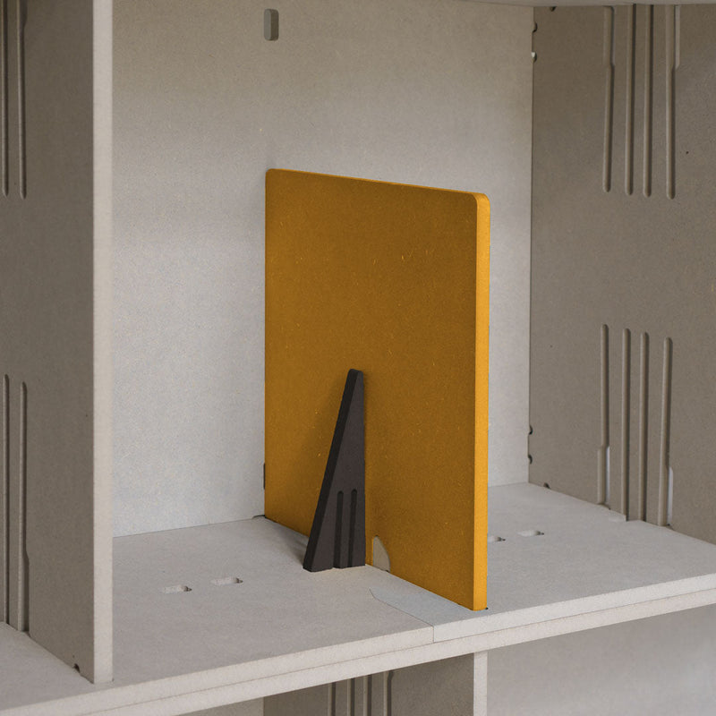 CLIPHUT Buchstütze – Modulares Designobjekt aus Holz, werkzeuglos montierbar — Ansicht 9