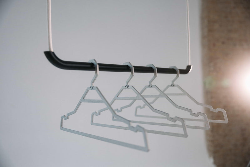 Collector Munich Marble Kleiderbügel – Premium Aluminium, Made in Germany — SCHUNN Design
