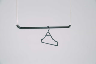 Collector Jet Black – Premium Kleiderbügel | Nachhaltig | Made in Germany