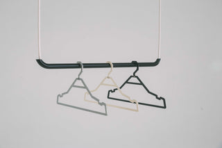 Collector Jet Black – Premium Kleiderbügel | Nachhaltig | Made in Germany