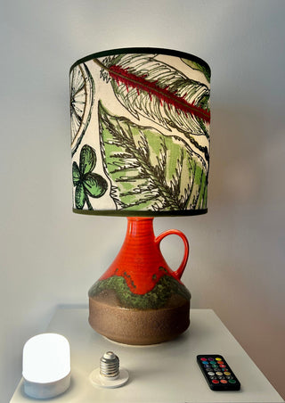 Duemler und Breiden Vasenlampe - Upcykling zu einer kabellosen Tischlampe mit LED Leuchtmittel aus original Vase der 70er Jahre - West Germany