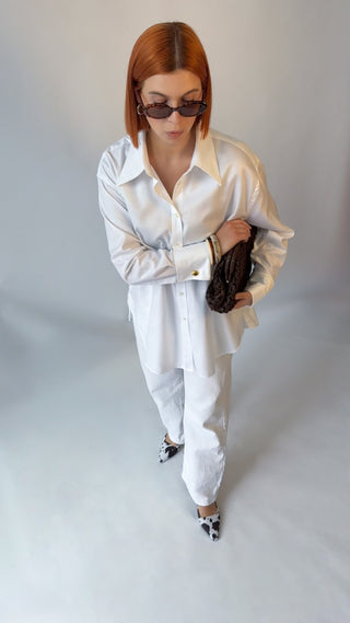 OANA – Weiße Oversized Bluse | Bügelleichte Baumwolle | Vielseitiger Stil