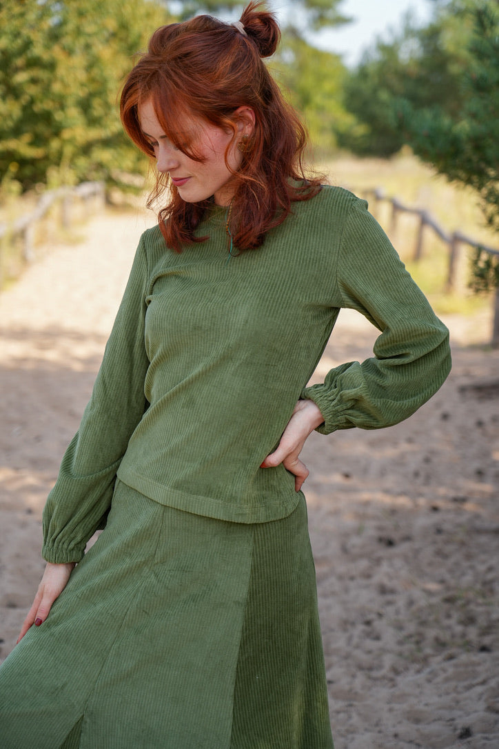Marleen long olive sweater – hip-length sweater with balloon sleeves — Ansicht 6