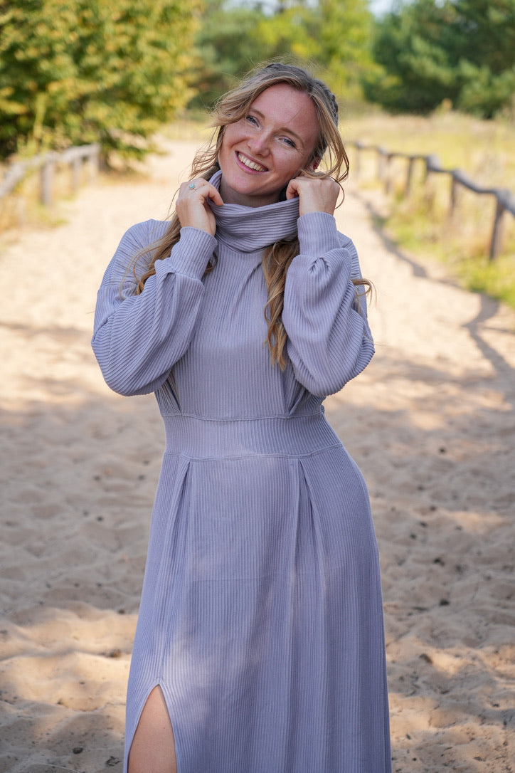AILA Comfy Dress flieder – bodenlang, fließend, nachhaltig — Ansicht 7