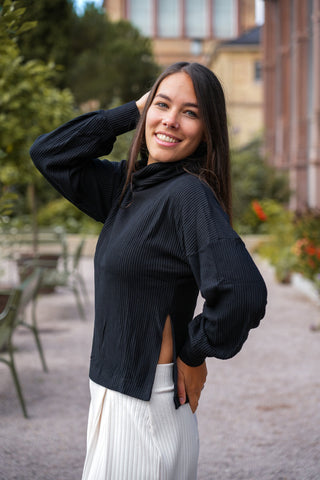 Rollkragenpullover in schwarz aus geripptem und nachhaltigen Stoff für Damen
