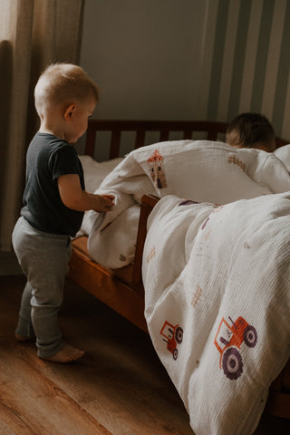 Sweet Farm Premium – Sommer auf dem Bauernhof | OEKO‑Tex Baumwolle | 135x200 cm