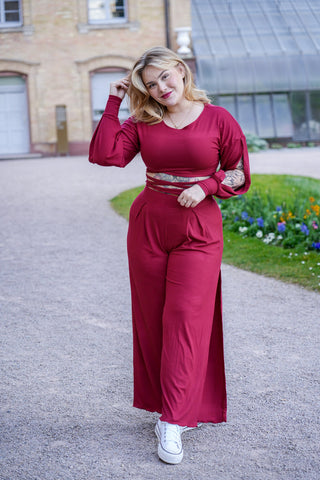 Kirschrote Damenhose aus weichem Material für stilvolle Looks für eine schmeichelhafte Figur