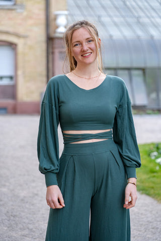 Weicher Damenpullover in Petrolgrün mit Schnürung