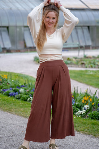 High-Waist-Stoffhose aus nachhaltigem Material