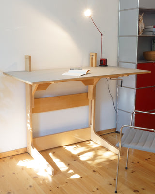 DEXTER-Artist | Höhenverstellbarer Arbeits- & Schreibtisch | Mechanisch verstellbar | Multiplex Buche | Made in Europe