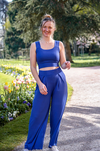 Crop Top mit breiten Trägern und elastischem Bündchen für den perfekten Halt und hohen Tragekomfort