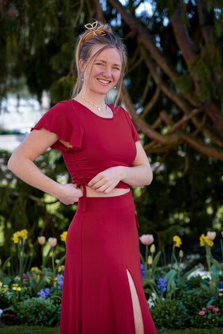 Elegantes Oberteil mit verstellbarer Länge und Rüschen