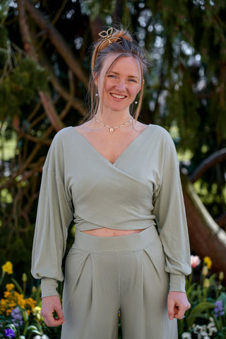 High-Waist-Stoffhose in Pastellgrün mit elegantem Schnitt