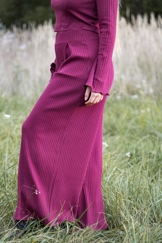 Weiche und sehr bequeme High Waist Hose für Damen in fuchsia aus nachhaltiger Baumwolle