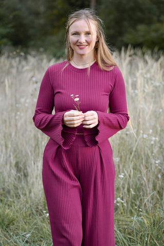 Nachhaltig hergestellter Damenhose die sehr im Trend ist in Bordeaux und aus breit gerippter Bio-Baumwolle