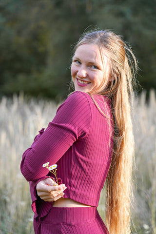 Nachhaltiger Crop Pulli für Damen in Burgunder-Farbe