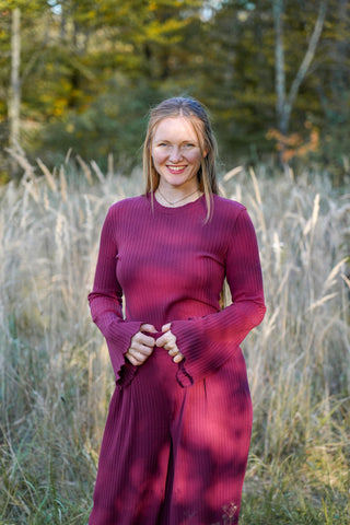 Schicker und nachhaltiger Damenpullover für den Herbst mit breiten Rippen in Bordeaux