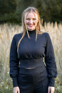 Kayla Crop Pullover Black – Organic Cotton, Ethically Made — Ansicht 1