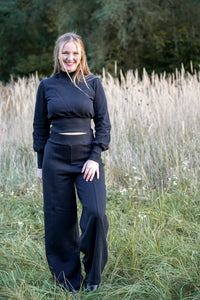 Kayla Crop Pullover Black – Organic Cotton, Ethically Made — Ansicht 4