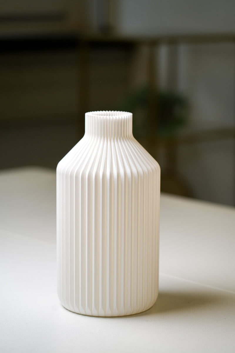 3D Porcelain Ribbed Design Vase – Vivien Joy Sustainable — Vivien Joy