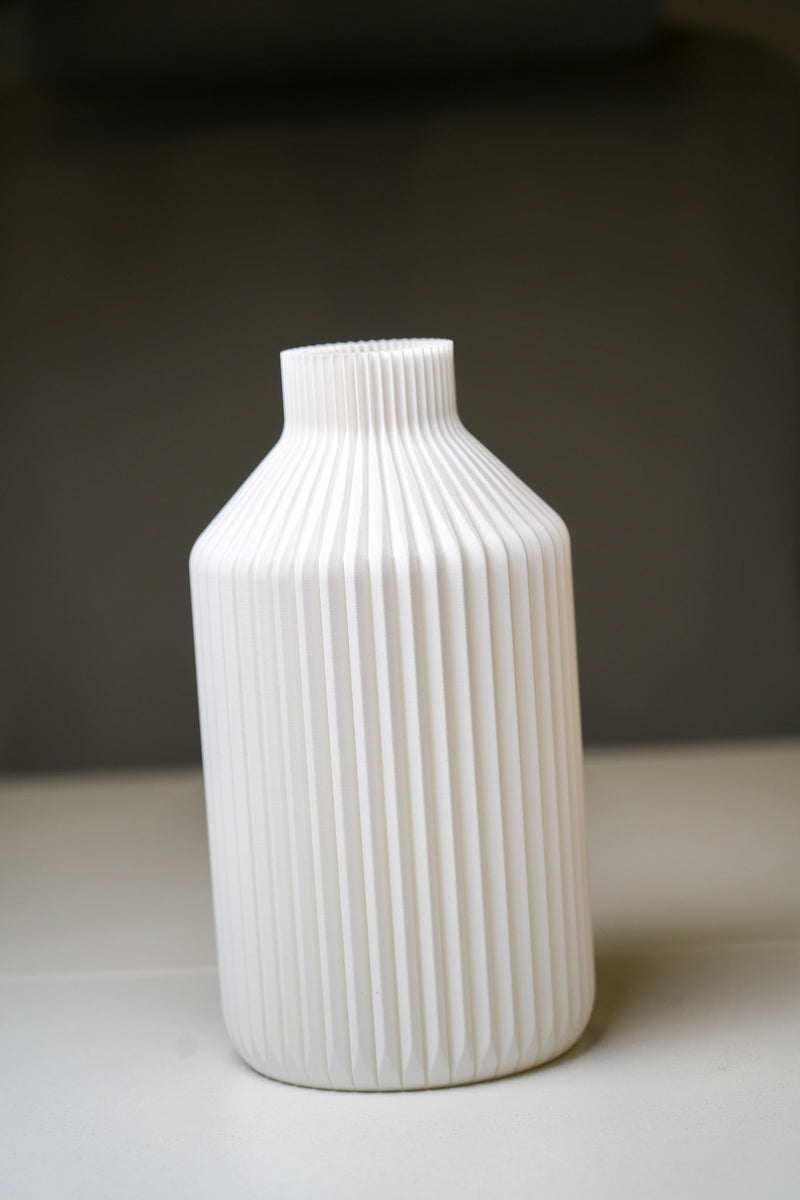 3D Porcelain Ribbed Design Vase – Vivien Joy Sustainable — Ansicht 4