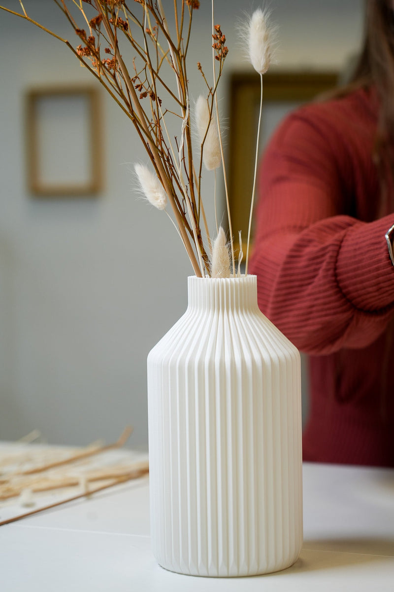 3D Porcelain Ribbed Design Vase – Vivien Joy Sustainable — Ansicht 6