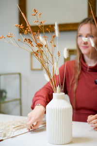 3D Porcelain Ribbed Design Vase – Vivien Joy Sustainable — Ansicht 2