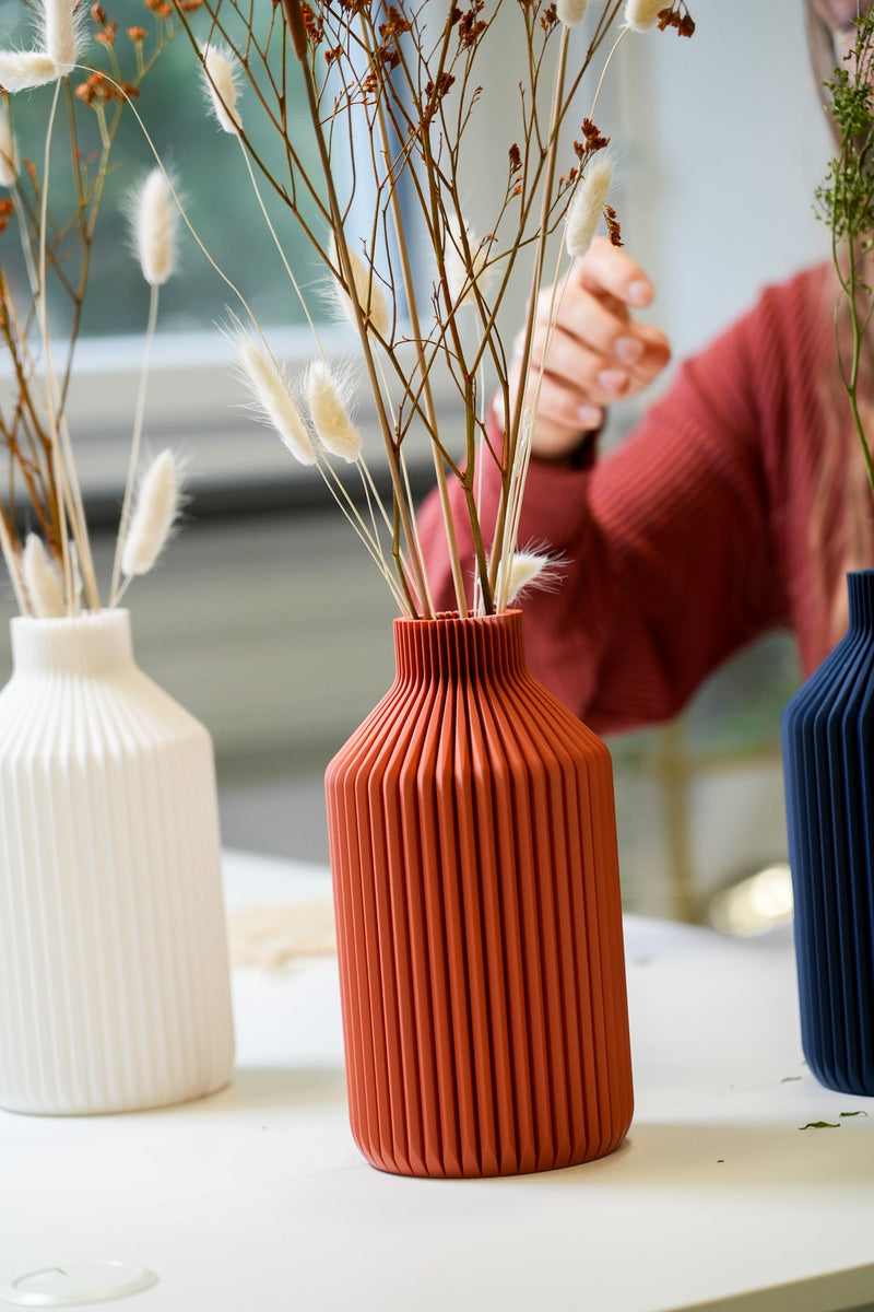 3D Porcelain Ribbed Design Vase – Vivien Joy Sustainable — Ansicht 5