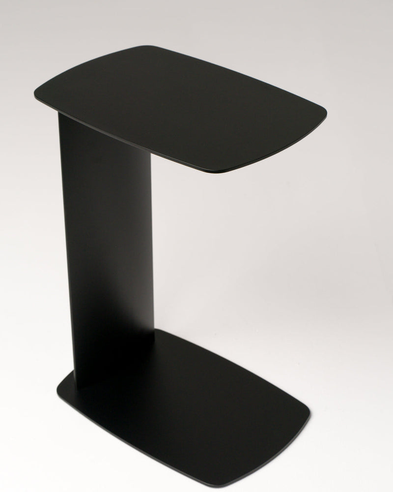 STANDBY Side Table C-Shape Powder-Coated Aluminum — Siqual Design