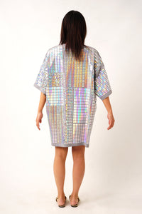 Pills Allover Bigshirt Metallic Foil – Unisex Oversized Dress — Ansicht 7