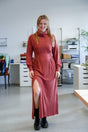 AILA Comfy Dress – ECOVERO™ Viscose Oversized Rippstrick Cider