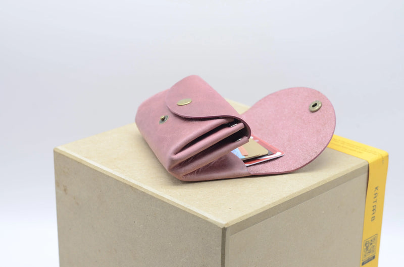 Minimalist Wallet for Women - Genuine Leather Old Pink | Handmade Berlin — Ansicht 8