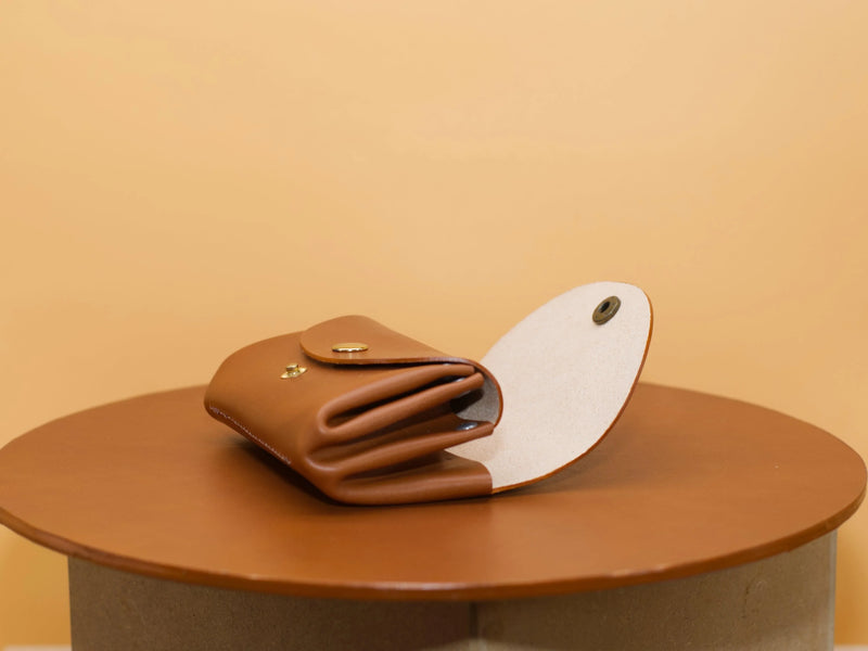 Small Women's Wallet Full-Grain Leather Handmade Berlin — Ansicht 2