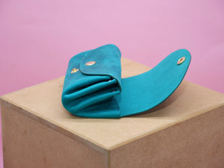 Minimalistisches Portemonnaie für Frauen – Echtleder | Handmade | Türkis Berlin Edition