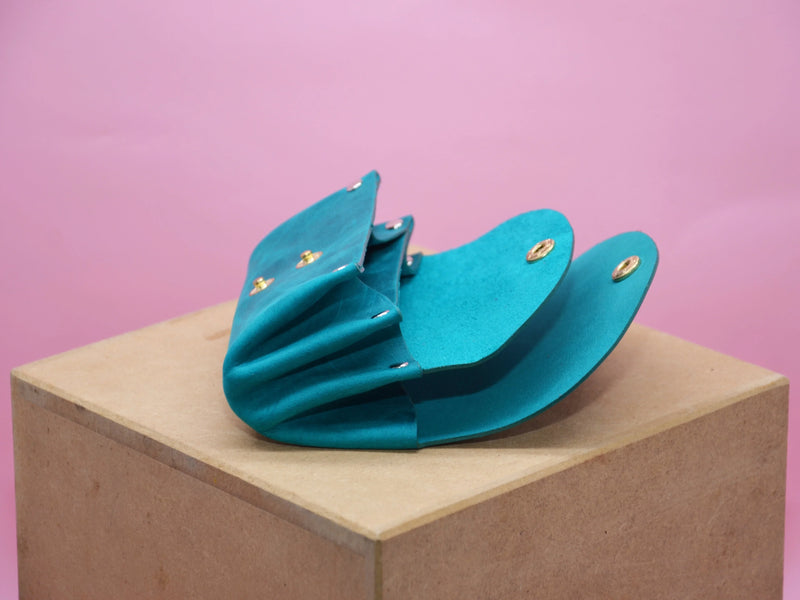 Minimalist Wallet for Women - Genuine Leather Turquoise | Handmade Berlin — Ansicht 5